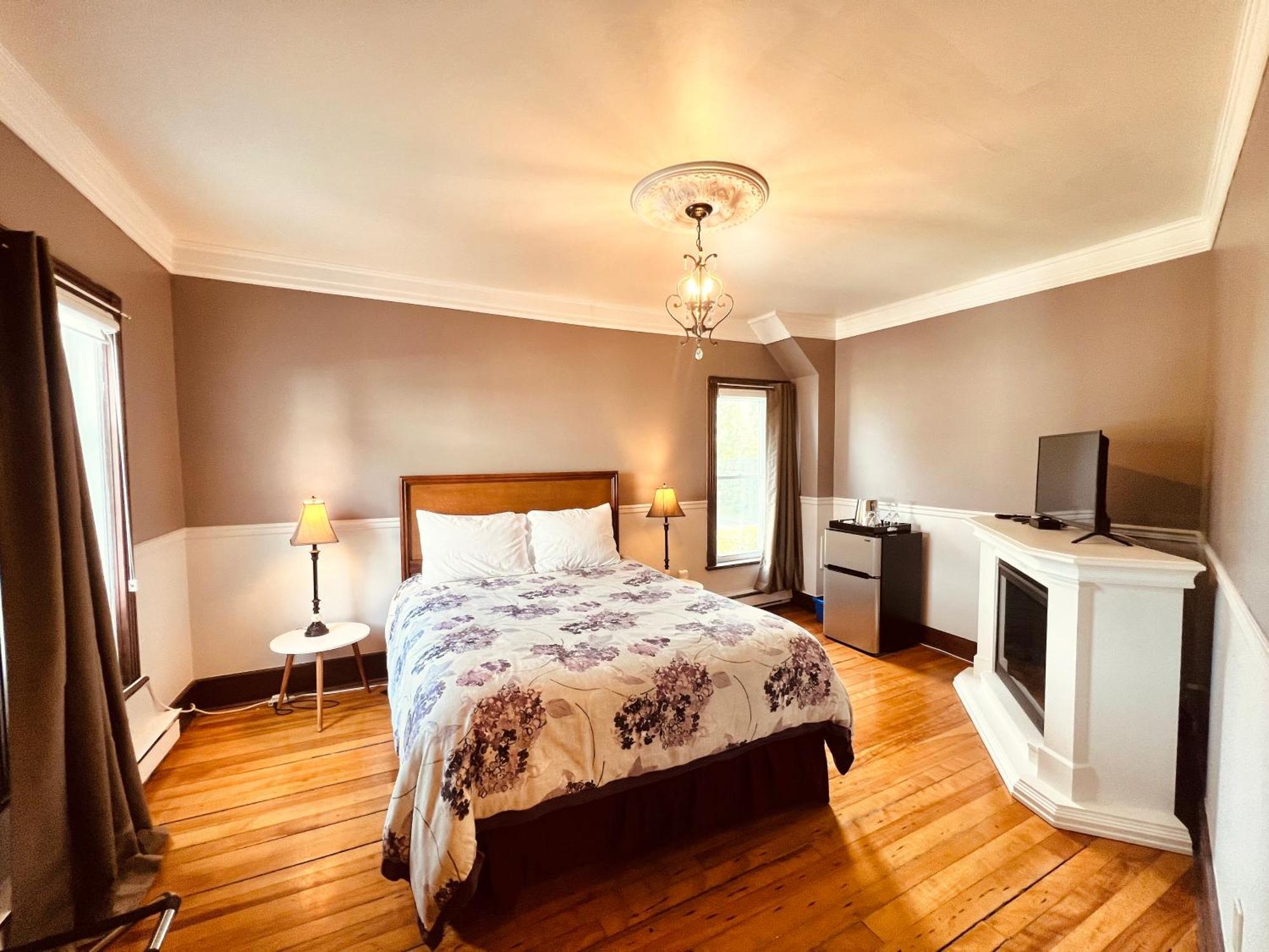 Le Chateau du Lac Magog Extérieur photo